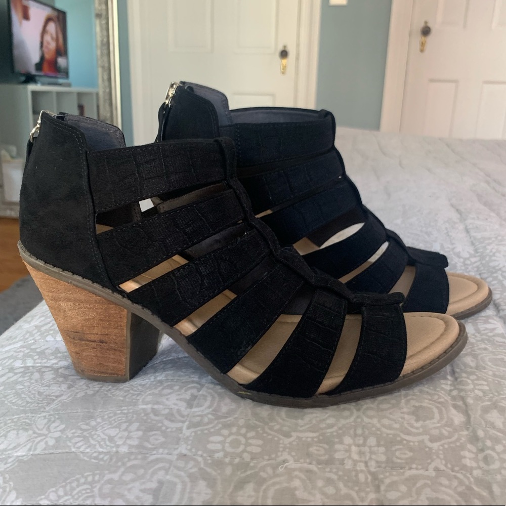 Dr. Scholl’s Chaser Heeled Sandal in Black